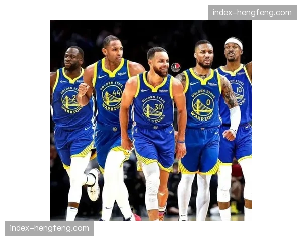 镜头特写：勇士队一次完整的24秒防守，展现五人无限换防默契