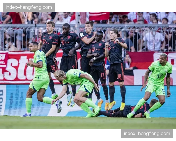 斯特拉斯堡vs南特比赛因观众入侵场地中断十分钟 斯特拉斯堡vs南特比赛因观众入侵场地中断十分钟